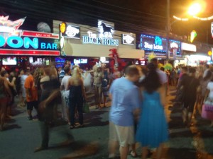 Blurriness = Patong Beach (spot the Katoi)