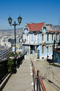 Cliffhanging house for lunch